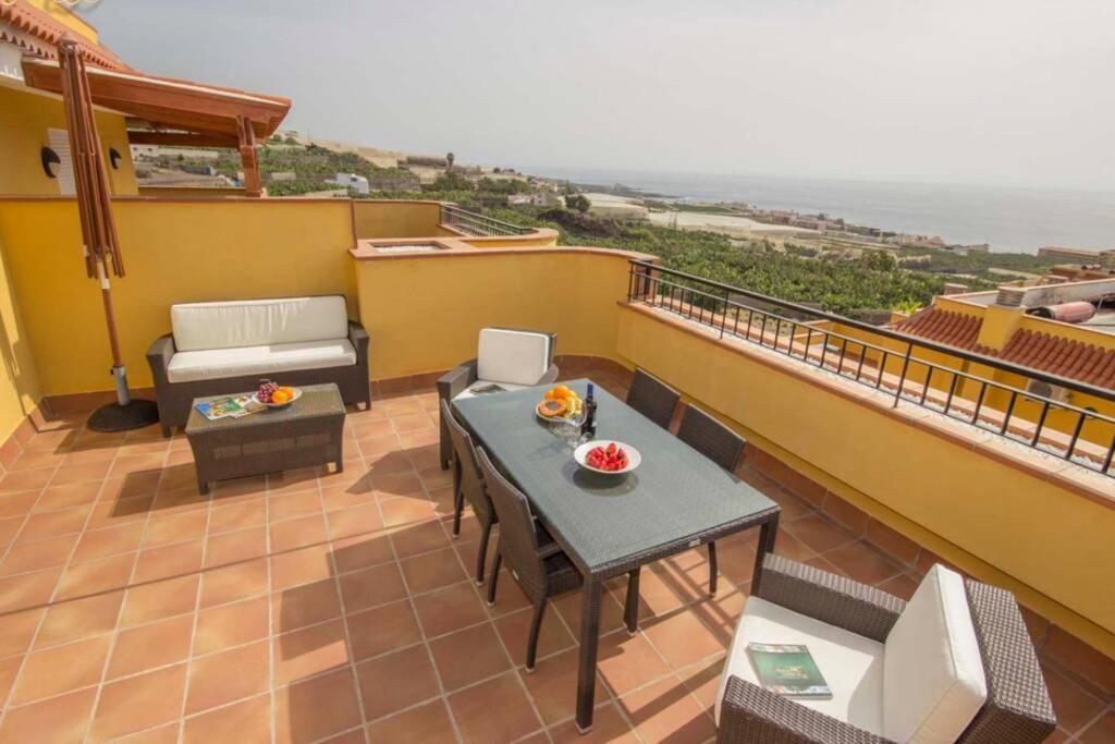Casa Tres Vistas Luxury Apartment With Stunning Views To The Ocean بويرتو دي سانتياغو المظهر الخارجي الصورة
